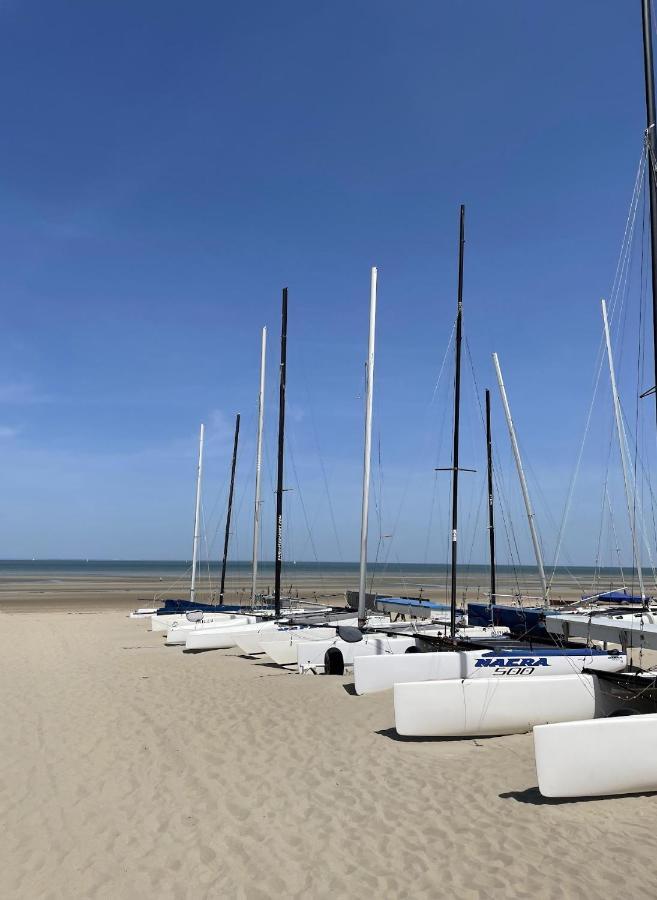 Moderne Studio Aan Het Strand In Oostduinkerke-Bad Koksijde Esterno foto