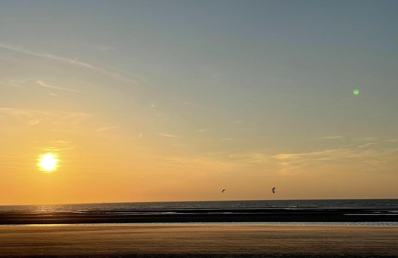 Moderne Studio Aan Het Strand In Oostduinkerke-Bad Koksijde Esterno foto